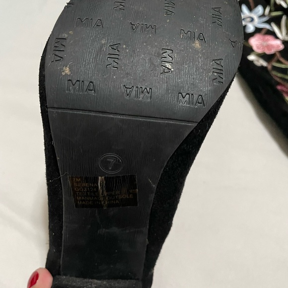 🌼🌸FLORAL HEEL BOOTS🌸🌺 - Picture 3 of 4